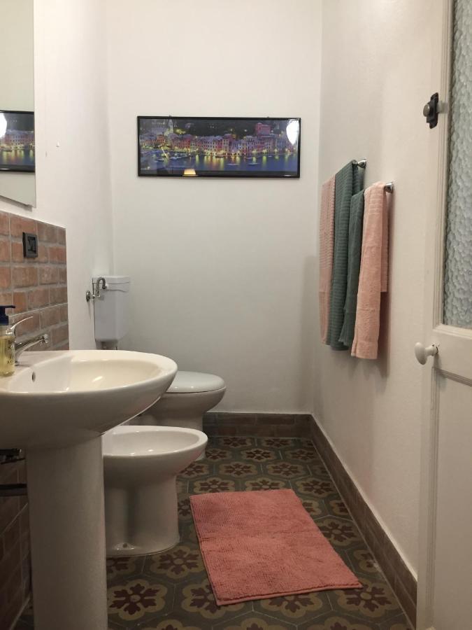 B&B Dormire Dai Grimaldi Genua Exterior foto