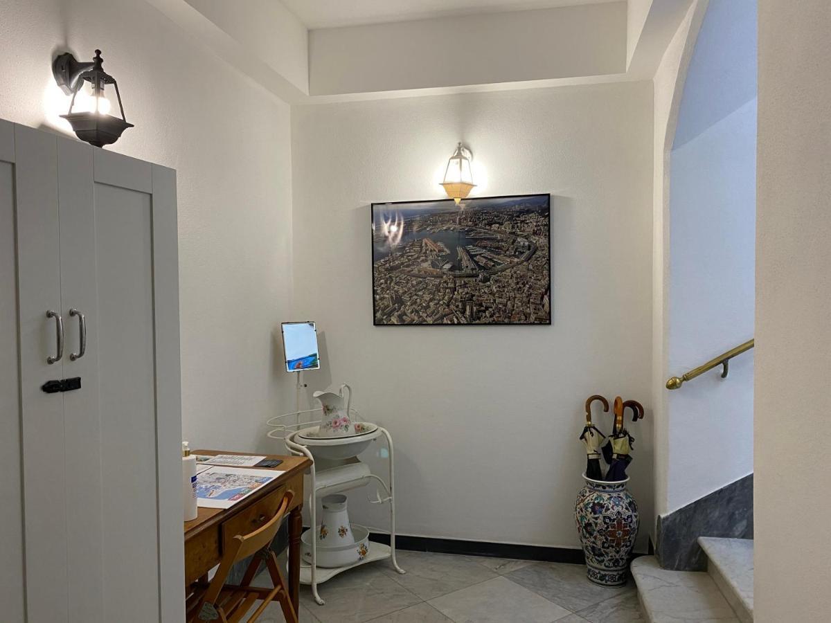 B&B Dormire Dai Grimaldi Genua Exterior foto